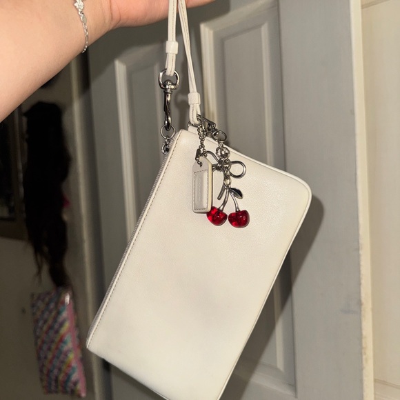 Coach wrislet - Picture 2 of 2